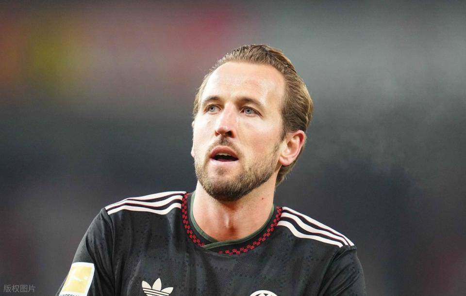 ผลการแข่งขันที่น่าตื่นเต้น: แมนเชสเตอร์ ยูไนเต็ด 2-2, โบรุสเซีย ดอร์ทมุนด์ 1-1, บาเยิร์น มิวนิค 2-2 + เสียคะแนนครั้งแรกของฤดูกาล, คริสเตียโน โรนัลโด มีส่วนร่วมในทั้งสองประตู_บ้าน_บุนเดสลีกา_ฮอฟเฟ่นไฮม์