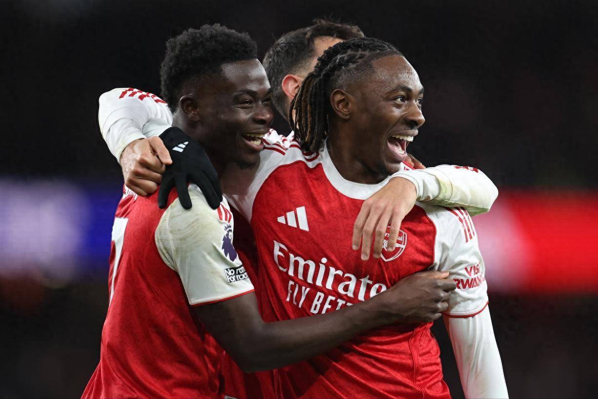 นักเตะใหม่ทำแฮตทริกพาอาร์เซนอลถล่มสเปอร์ส 4-1 ขยับนำเป็น 6 แต้ม แต่จุดอ่อนของอาร์เตต้ายังคงถูกเปิดเผย พรีเมียร์ลีก: ไรซ์, เมรีโน่