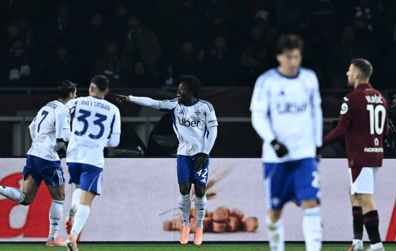 อัจฉริยะวัย 21 ปีแจ้งเกิดอย่างยิ่งใหญ่: มีส่วนร่วมถึง 9 ประตูจากการลงเล่น 12 นัดในเซเรีย อา – นำเป็นจ่าฝูงของลีก เวทมนตร์ของฟาเบรกาส: 10 นัดไม่แพ้ใคร โคโม ตุริน ประตู