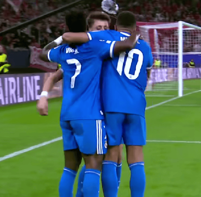 ผู้จัดการทีมเรอัล มาดริด ยอมรับความผิดพลาดของตัวเอง! ซูเปอร์สตาร์วัย 26 ปี ทำประตูได้สี่ลูกในนัดเดียว และยิงได้เก้าประตูในห้าเกม พร้อมความหวังที่จะจบในอันดับท็อปแปดและคว้าตั๋วไปแชมเปียนส์ลีก คีเลียน เอ็มบัปเป้ อัลอนโซ่