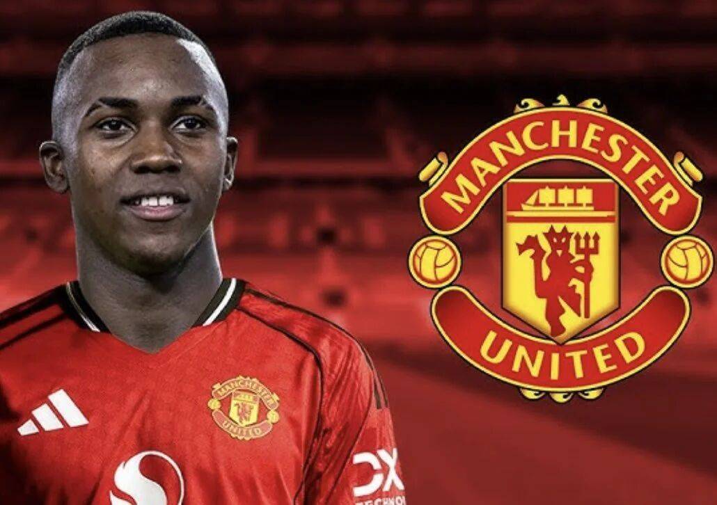 แมนเชสเตอร์ ยูไนเต็ด กำลังจะได้กองกลางคนใหม่ โดยเตรียมเดินทางมายังแมนเชสเตอร์เพื่อเซ็นสัญญา! ค่าตัวของนักเตะใหม่อย่าง ไคเซโด อยู่ที่หลายล้าน แม้ว่าเขาจะยังต้องรอการย้ายทีมอย่างเป็นทางการจนถึงฤดูร้อนหน้า _โอรอซโก_ เซกู โกเน่ โรม่า