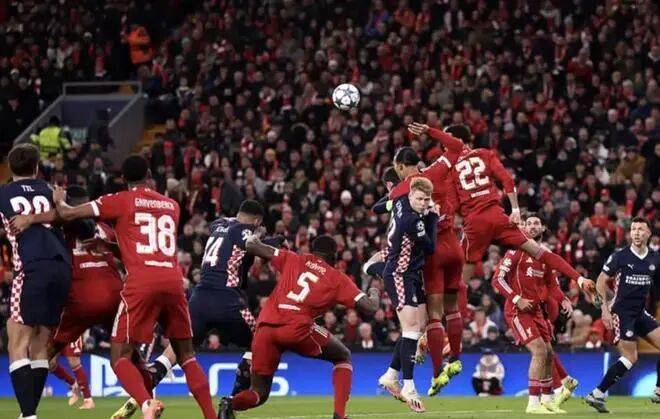 การจะเข้าใจแก่นแท้ของกีฬาการแข่งขันอย่างแท้จริงนั้น ต้องเข้าใจเหตุผลเบื้องหลังการกระทำผิดแฮนด์บอลขั้นพื้นฐานของฟาน ไดค์เท่านั้น ลิเวอร์พูล คอนสปิราซี แชมเปียนส์ลีก