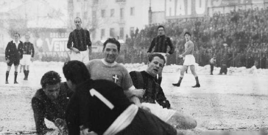 แชมป์เซเรียอา 4 สมัย! ตำนานผู้รักษาประตู จานลุยจิ บุฟฟอน เสียชีวิตแล้ว ขณะที่สองรุ่นของตระกูลบุฟฟอนส่องแสงในแบบของตัวเอง_จานลุยจิ_ฟุตบอลอิตาลี_มิลาน