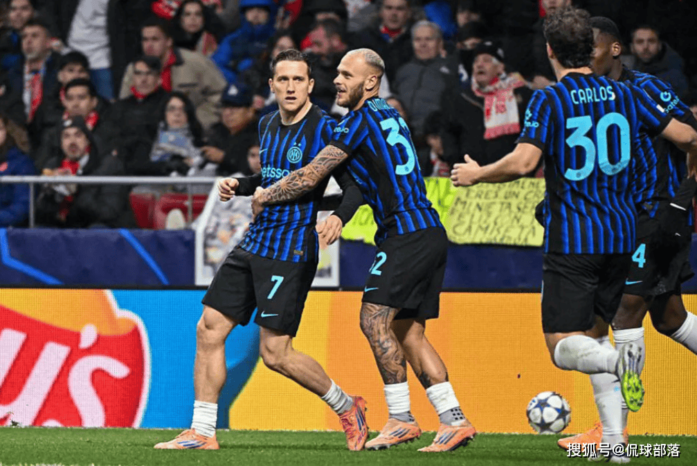 อินเตอร์ มิลาน พ่ายแพ้ 1-2 ต่อ แอตเลติโก มาดริด ทำให้เหลือเพียงทีมเดียวที่ยังไม่แพ้ในแชมเปียนส์ลีก ขณะที่ภาพรวมการคัดเลือกเริ่มชัดเจนขึ้น แมตช์: แอตเลติโก มาดริด พบ อาแจ็กซ์