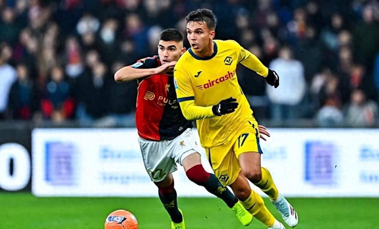 ศึกการแย่งตัวนักเตะในเซเรียอาใกล้จะเริ่มขึ้นแล้ว! อินเตอร์ มิลาน และ นาโปลี แย่งชิงนักเตะดาวรุ่งชาวบราซิลวัย 22 ปี – 20 ล้านยูโรคุ้มค่าหรือไม่? จิโอวานนี เวโรน โรม่า