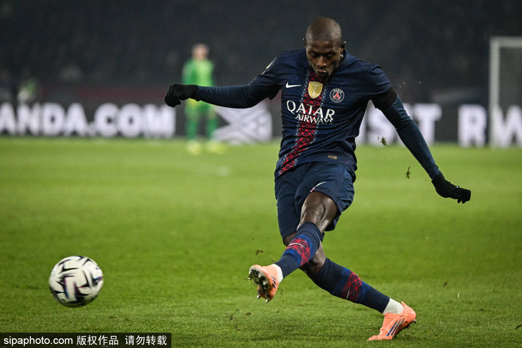 การตกรอบฟุตบอลถ้วยฝรั่งเศสของ PSG ถือเป็นการสูญเสียถ้วยรางวัลในประเทศครั้งแรกนับตั้งแต่การแต่งตั้ง Enrique_การแข่งขัน_แฟนๆ_การปรับเปลี่ยน