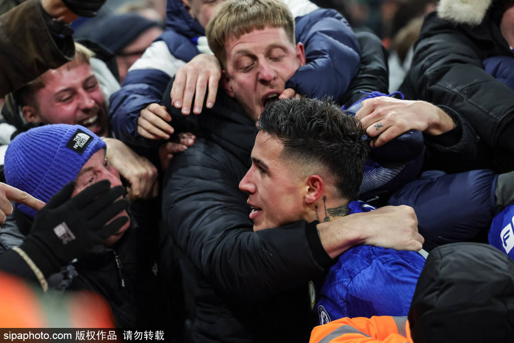 การล่าช้าของ VAR ในการกลับคำตัดสินประตูที่ถูกปฏิเสธของเซเมนิโอให้กับแมนเชสเตอร์ซิตี้เนื่องจาก 'กรณีเส้นเขต' นั้นยืดเยื้อ_เทคโนโลยีการแข่งขัน_ความยุติธรรม