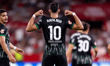 วันเสาร์ 017: ท็อตแน่ม ฮ็อตสเปอร์ พบ เวสต์แฮม ยูไนเต็ด กลยุทธ์กองกลางตัวรุก