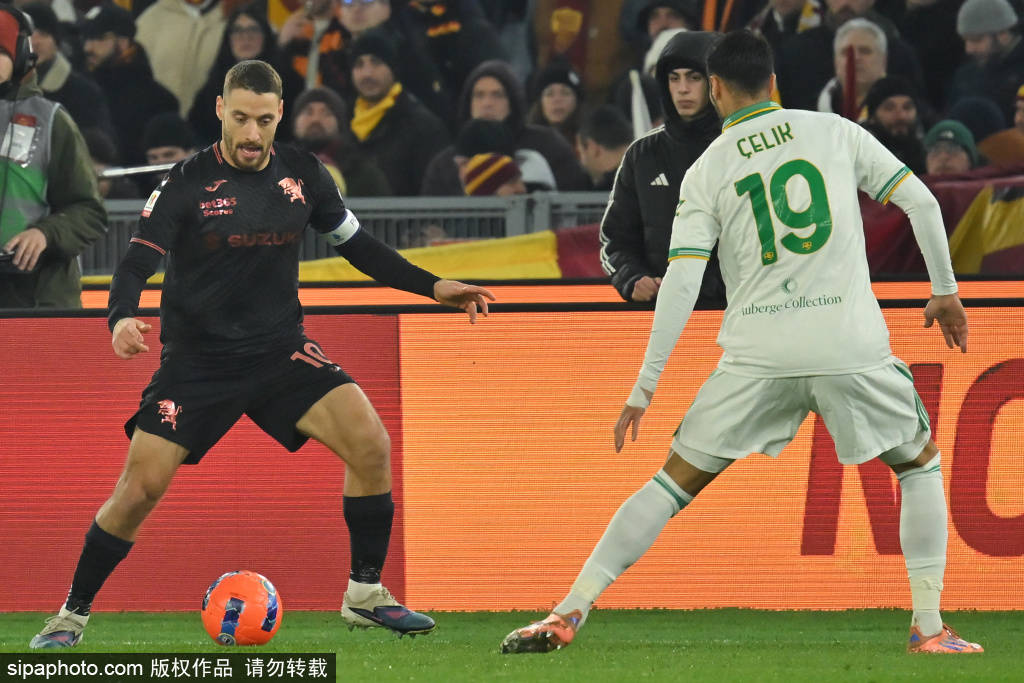 เด็กอัจฉริยะชาวโรม่าวัย 16 ปี อเรน่า ทำประตูได้ในการเปิดตัว เป็นดาวรุ่งที่น่าจับตามอง! _การแข่งขัน_แฟน_อัตราความสำเร็จ