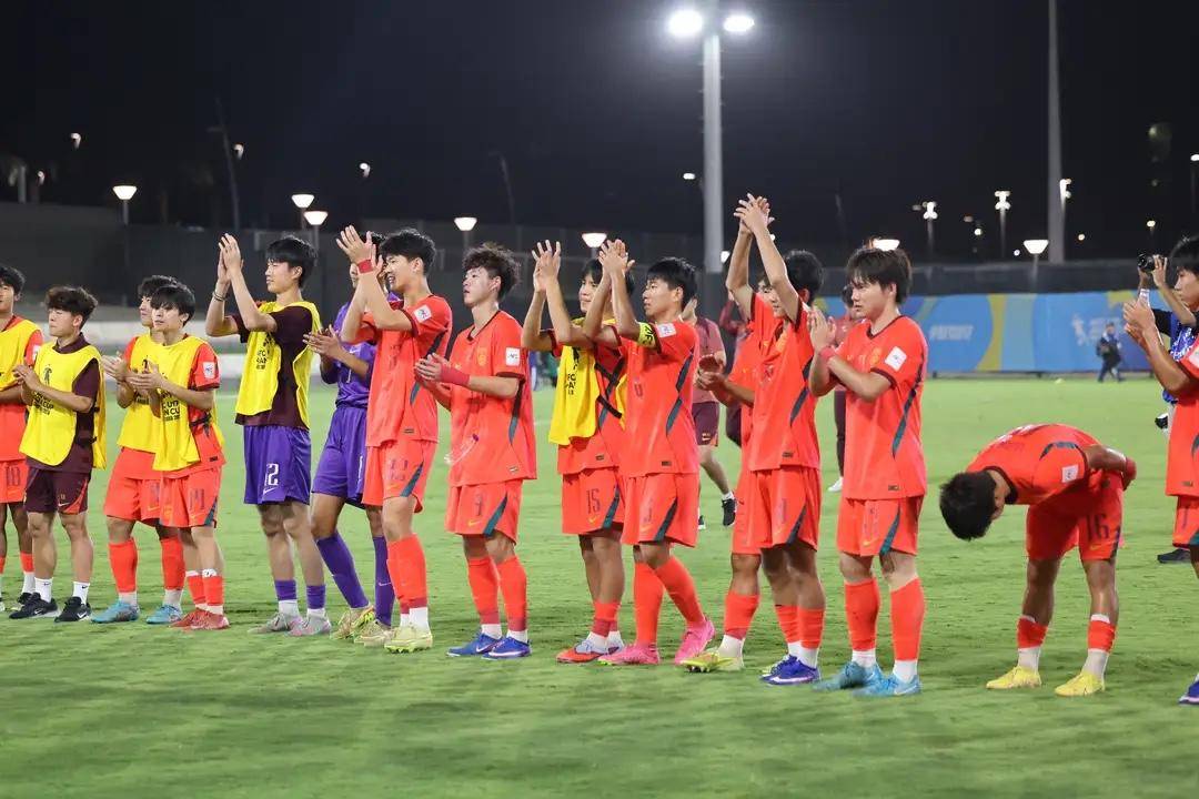กีฬาเที่ยงระเบิด | U17 ฟุตบอลทีมชาติจะพบกับออสเตรเลียในเช้าวันพรุ่งนี้ ซานตงไทซานจะเล่นทีมเจ้อเจียงในคืนพรุ่งนี้เพื่อเล่นเจ้อเจียง team_assenal_asian cup_uefa champions league